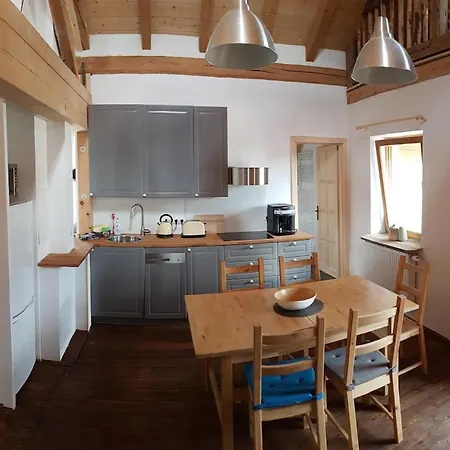 Spacious Top Floor 4Br Apartment - Private Jacuzzi And Sauna *