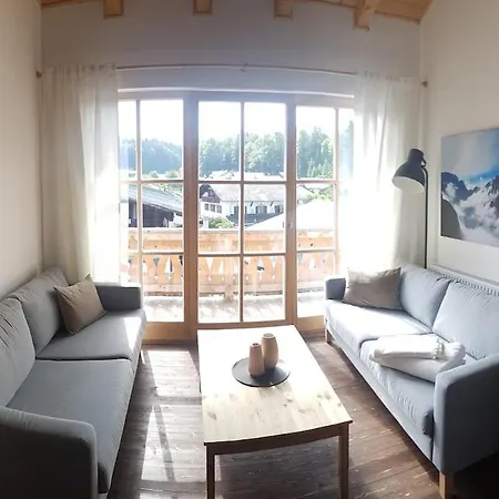 Spacious Top Floor 4Br Apartment - Private Jacuzzi And Sauna