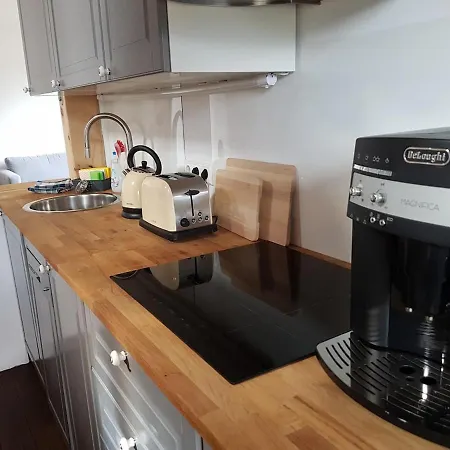 Spacious Top Floor 4Br Apartment - Private Jacuzzi And Sauna *